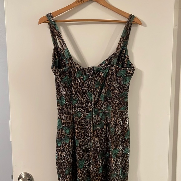 Gently used 1 time midi xl Tatyana very cute with stretch animal print with bows - Picture 5 of 8